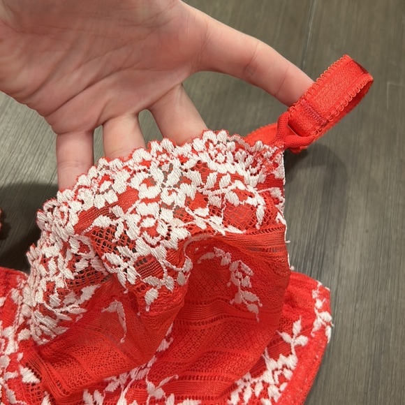 Wacoal 65191 Embrace Lace Bra - Picture 3 of 9